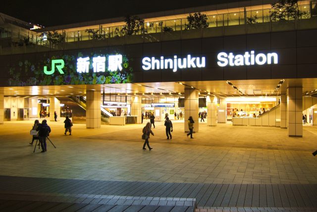新宿駅周辺の住みやすさ！アクセスや治安、近場のお店など調査！【楽器可・防音賃貸物件】